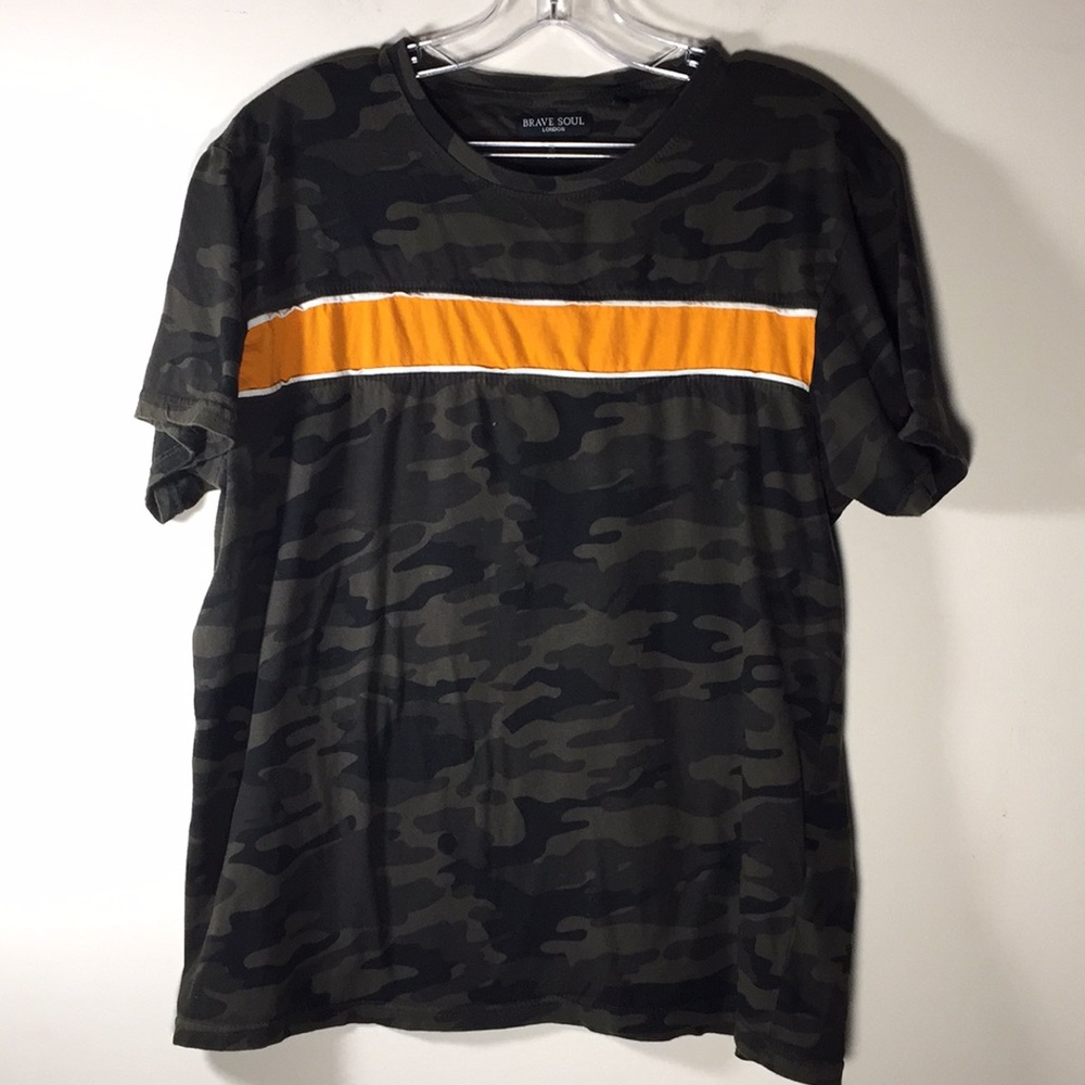 Brave Soul camo T-shirt woman's size L
